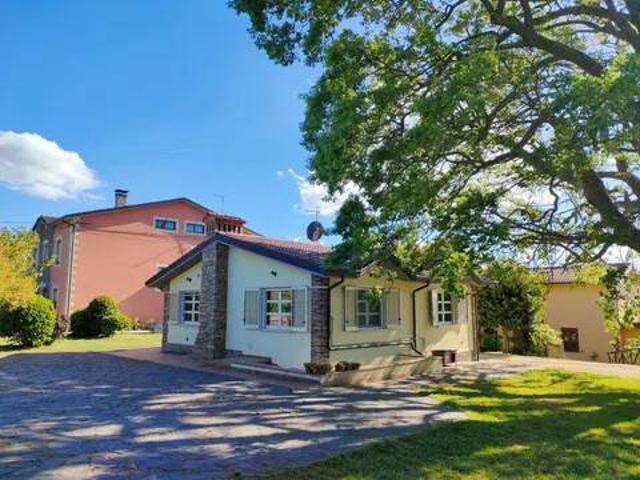 Villa Indipendente in affitto a Campobasso, Molise