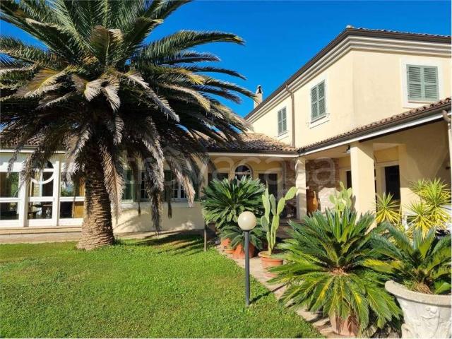 Villa Indipendente in affitto a Cannara, Perugia