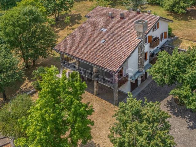 Villa Indipendente in affitto a Val d’Enza, Re