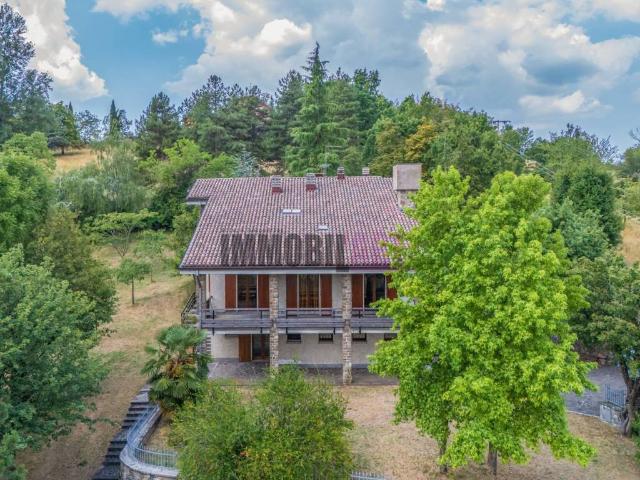 Villa Indipendente in affitto a Val d’Enza, Re