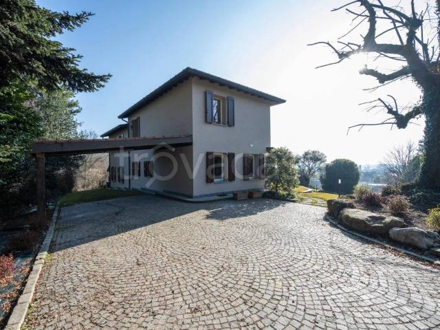Villa Indipendente in affitto a Comunità Montana del Piambello, Cantello