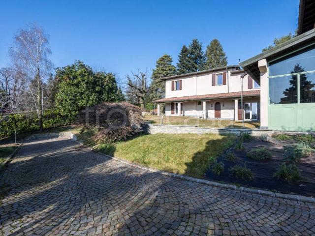 Villa Indipendente in affitto a Ligurno, Cantello
