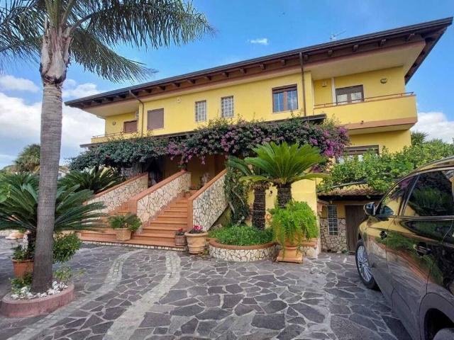 Villa Indipendente in affitto a Capaccio, Campania