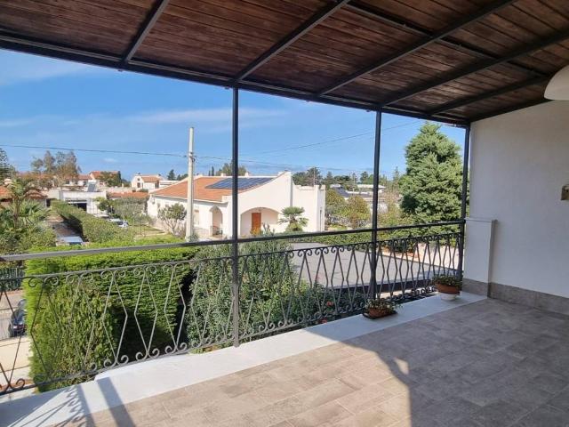 Villa Indipendente in affitto a Carini, Sicilia