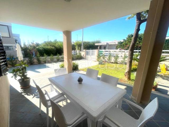 Villa Indipendente in affitto a Torre Santa Sabina, Puglia
