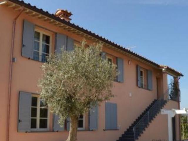 Villa Indipendente in affitto a Cascina, Toscana