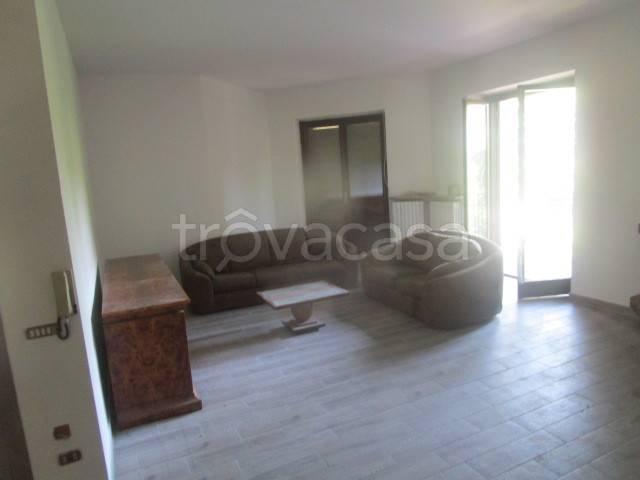 Villa Indipendente in affitto a Casorate Sempione, Varese