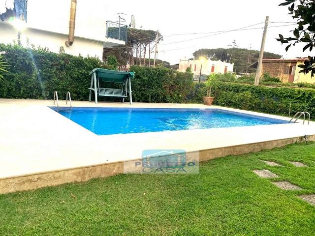 Villa Indipendente in affitto a Castel Volturno, Campania