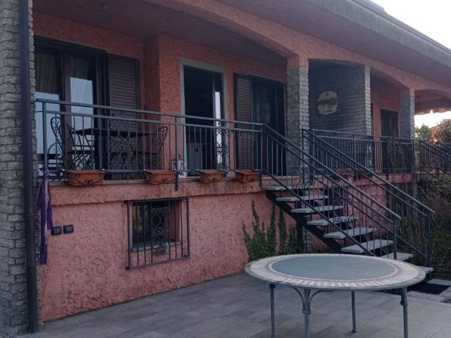 Villa Indipendente in affitto a Piemonte, Novara