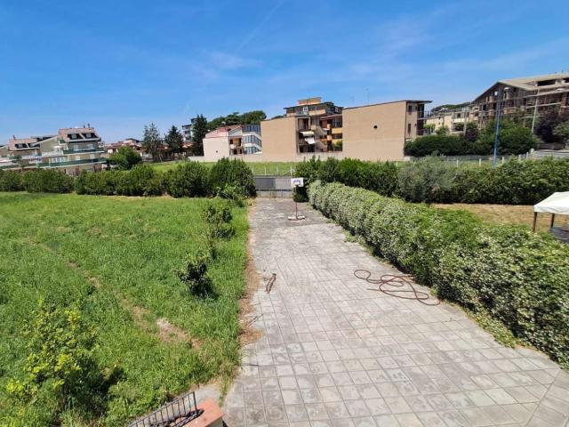 Villa Indipendente in affitto a Castello Di Cisterna, Campania