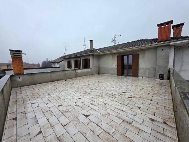 Villa Indipendente in affitto a Cava Manara, Pavia