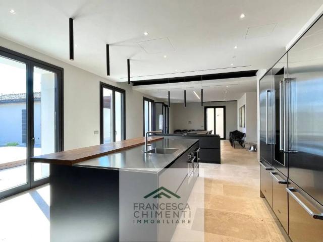 Villa Indipendente in affitto a Fabbreria, Campello Sul Clitunno