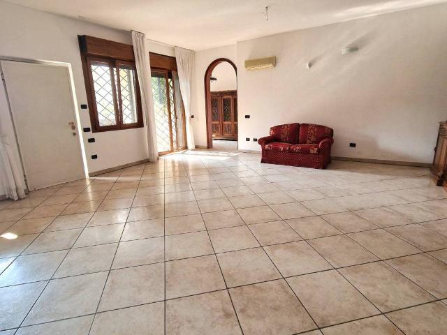 Villa Indipendente in affitto a Cernusco sul Naviglio, Milano