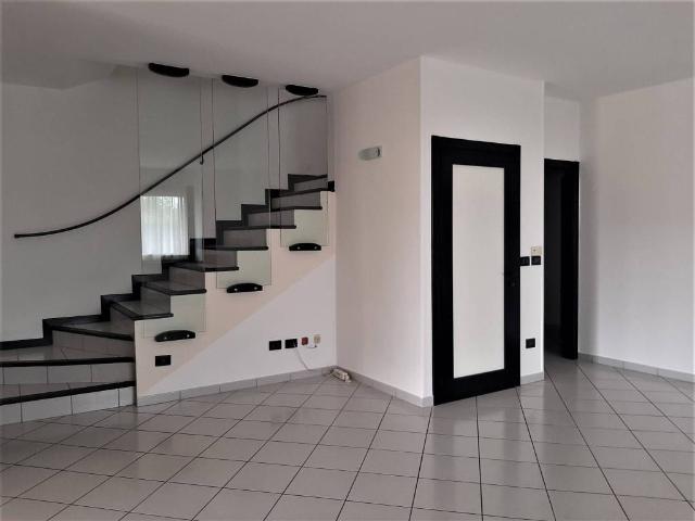 Villa Indipendente in affitto a Unione dei comuni Valle del Savio, Cesenà