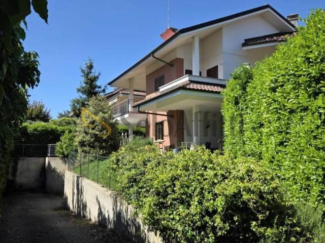 Villa Indipendente in affitto a Roaschia, Piemonte