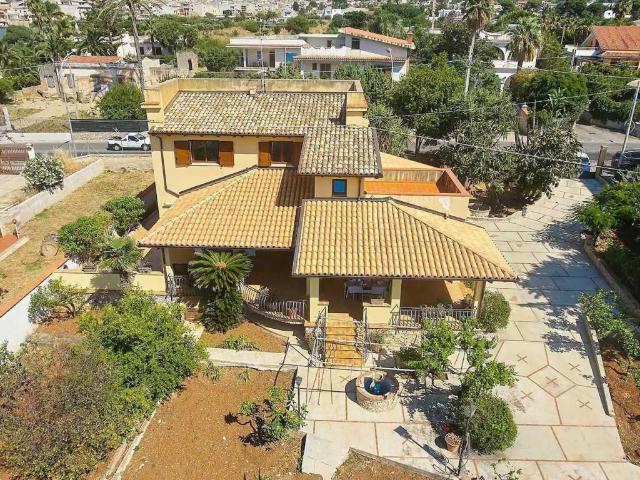 Villa Indipendente in affitto a Cinisi, Sicilia