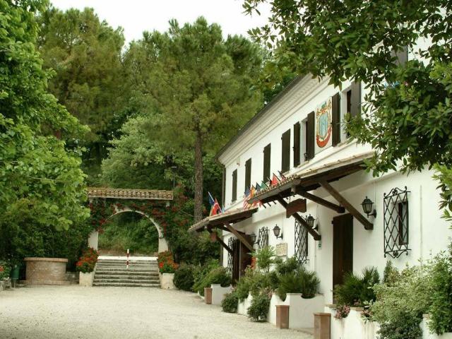 Villa Indipendente in affitto a Clusone, Lombardia