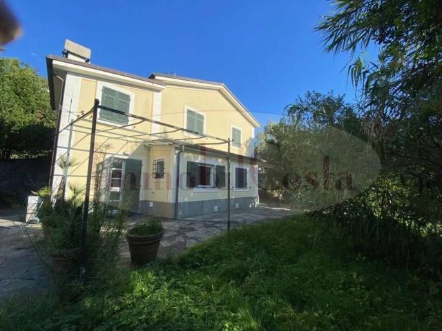 Villa Indipendente in affitto a San Salvatore, Cogorno