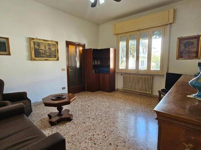 Villa Indipendente in affitto a Collesalvetti, Toscana