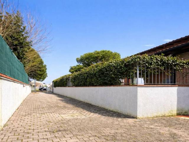 Villa Indipendente in affitto a Lido degli Scacchi, Comacchio
