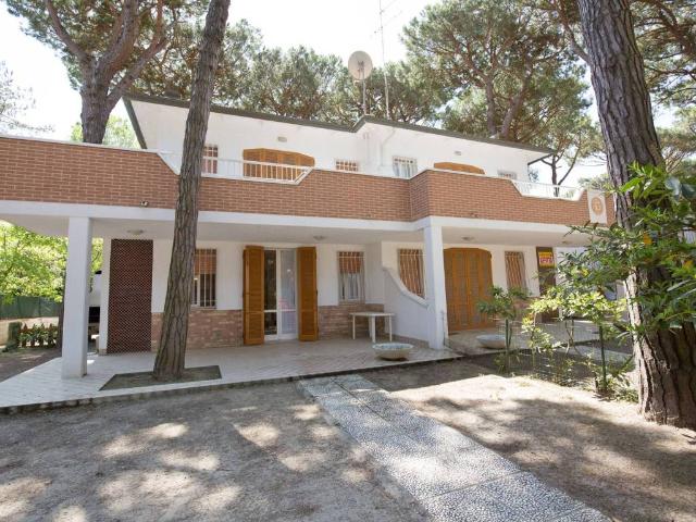 Villa Indipendente in affitto a Quartiere Le Valli, Comacchio