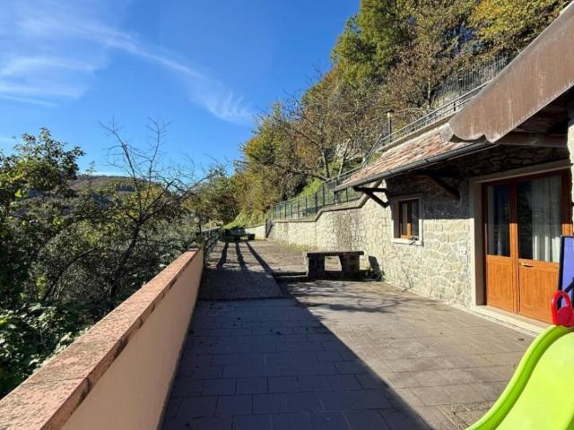 Villa Indipendente in affitto a Unione di comuni Montana Lunigiana, Comano