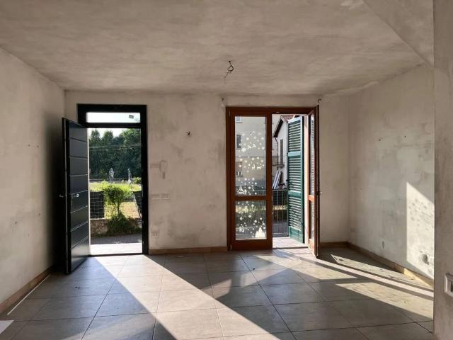 Villa Indipendente in affitto a Acquanera, Como