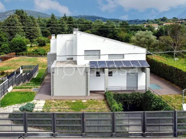 Villa Indipendente in affitto a Cavagnola, Lezzeno