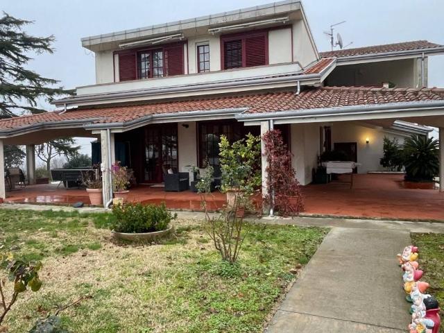 Villa Indipendente in affitto a Coriano, Reggio Emilia