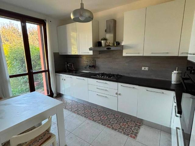 Villa Indipendente in affitto a Pianura Reggiana, Re
