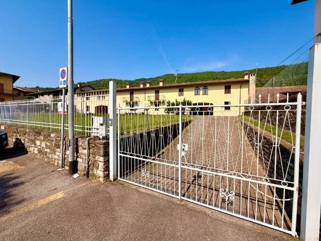 Villa Indipendente in affitto a Corte Franca, Lombardia