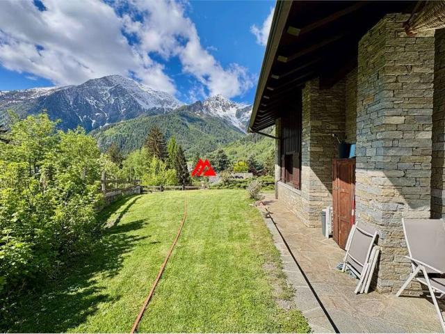 Villa Indipendente in affitto a Larzey, Courmayeur