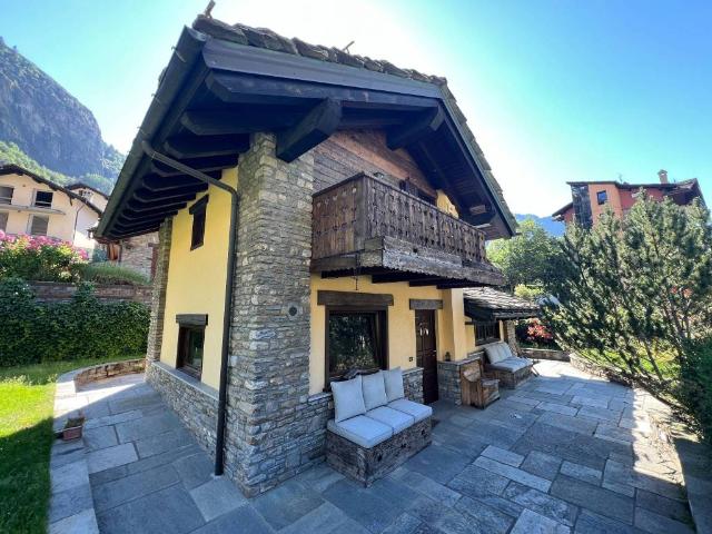 Villa Indipendente in affitto a Courmayeur, Aosta
