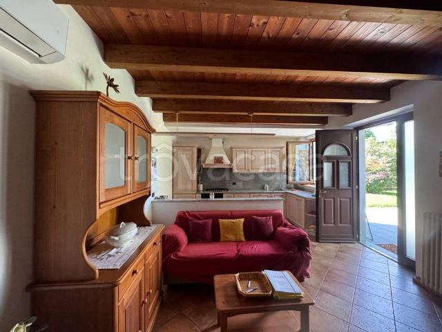 Villa Indipendente in affitto a Dervio, Lombardia