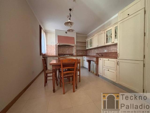 Villa Indipendente in affitto a Passo di Riva, Dueville