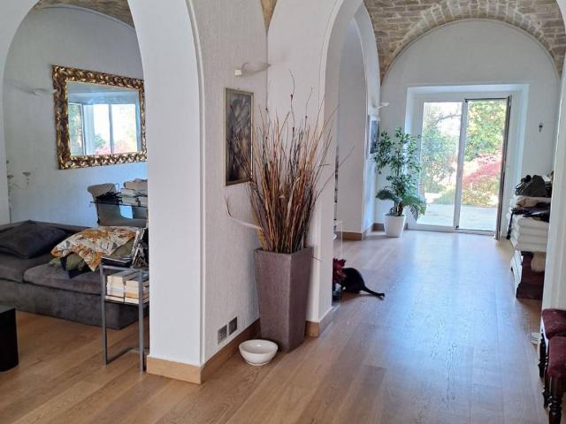 Villa Indipendente in affitto a Marche, Ancona