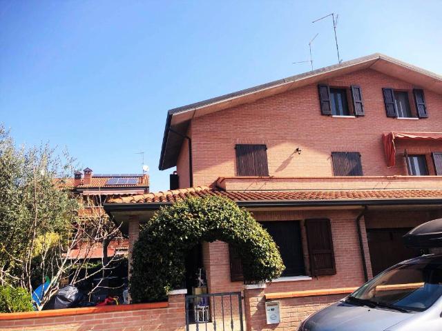 Villa Indipendente in affitto a Villaggio Satellite, Ferrara