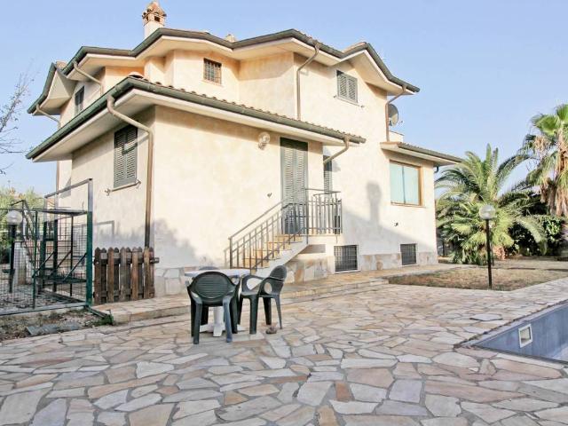 Villa Indipendente in affitto a Roma Capitale, Lazio