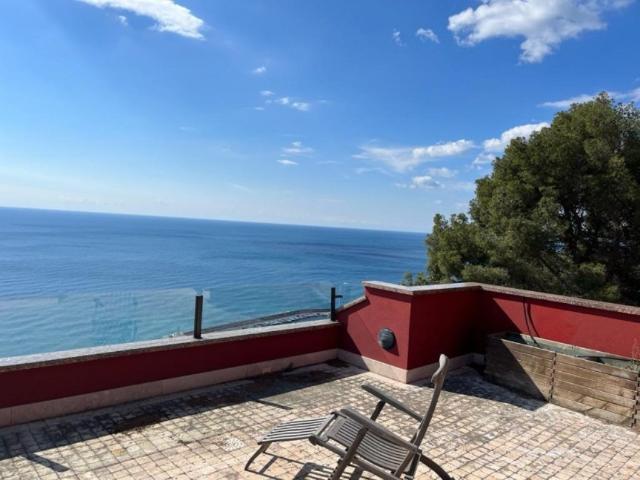 Villa Indipendente in affitto a Finale Ligure, Liguria