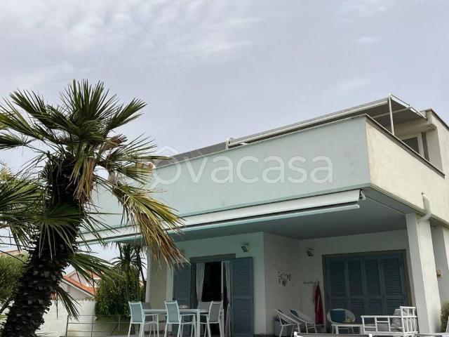 Villa Indipendente in affitto a Fregene, Roma Capitale