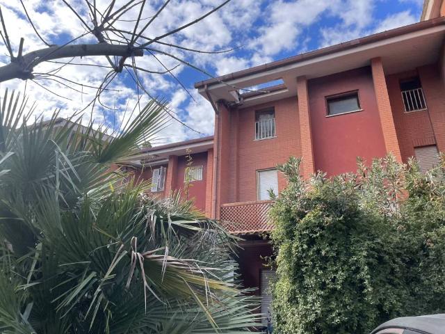 Villa Indipendente in affitto a Fregene, Roma Capitale