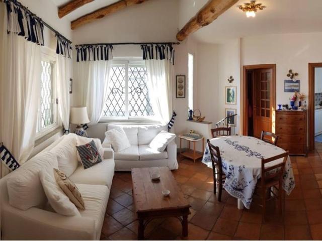 Villa Indipendente in affitto a Fregene, Roma Capitale