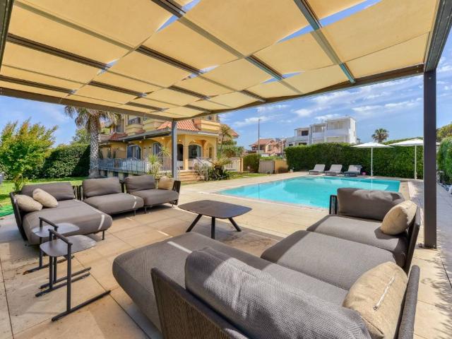 Villa Indipendente in affitto a Fregene, Roma Capitale