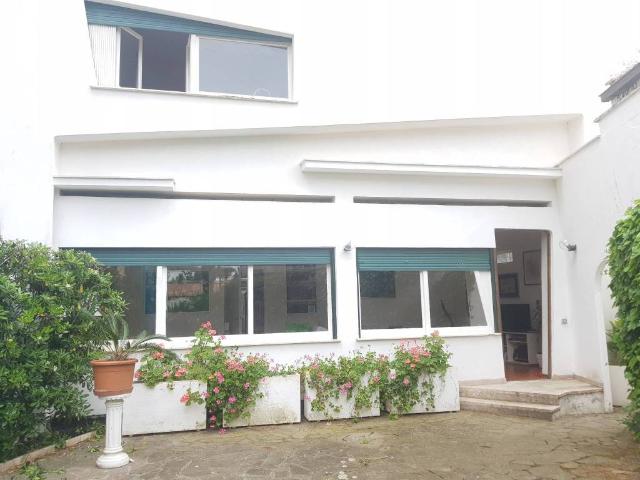 Villa Indipendente in affitto a Fregene, Roma Capitale