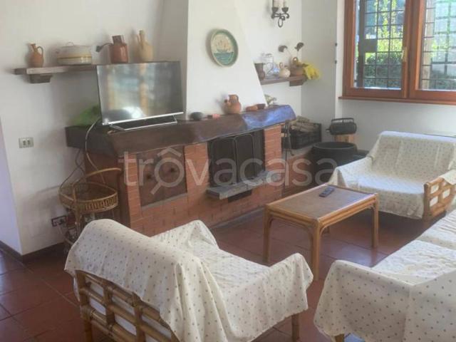 Villa Indipendente in affitto a Fregene, Roma Capitale