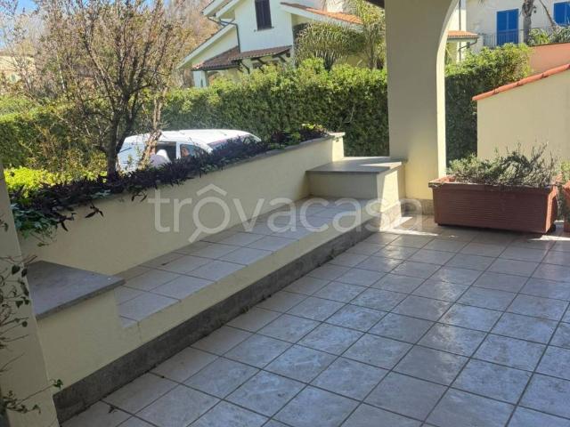 Villa Indipendente in affitto a Fregene, Roma Capitale