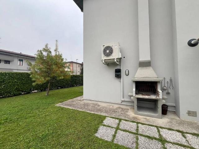 Villa Indipendente in affitto a Fontanelle, Veneto