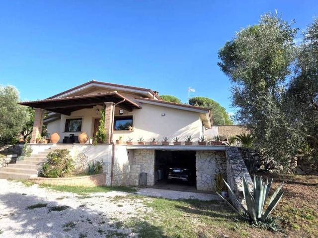 Villa Indipendente in affitto a Tor Lupara, Roma Capitale