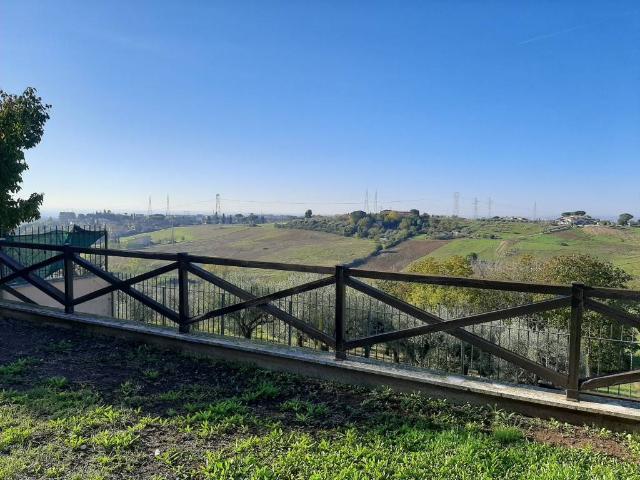 Villa Indipendente in affitto a Tor Lupara, Roma Capitale