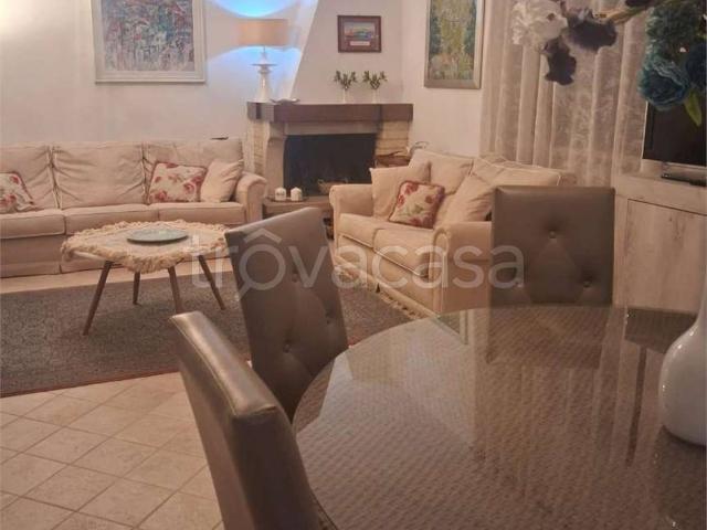 Villa Indipendente in affitto a Formia, Lazio